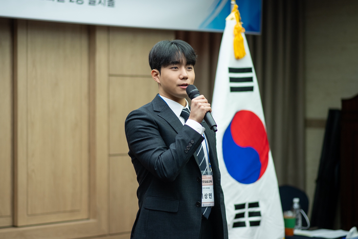 과학기술전문사관 11기 기장으로 12기 후보생 합격을 축사하는 장면 (본인 제공)